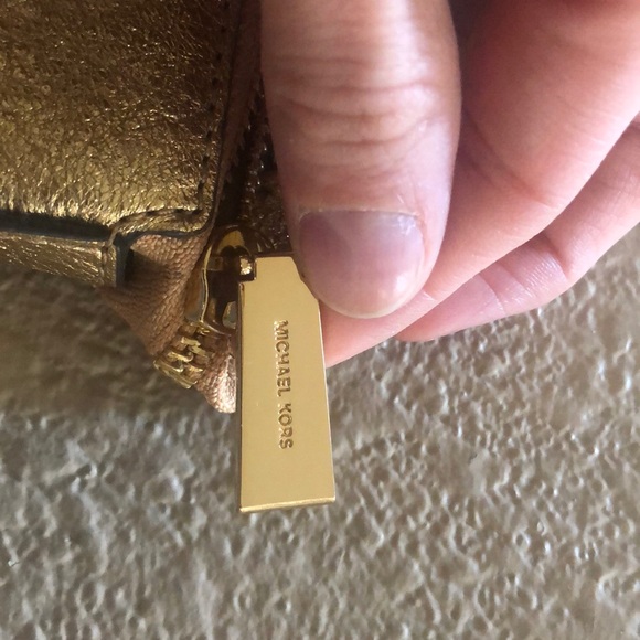 Brand New Michael Kors Handbag used only once! - Picture 2 of 5